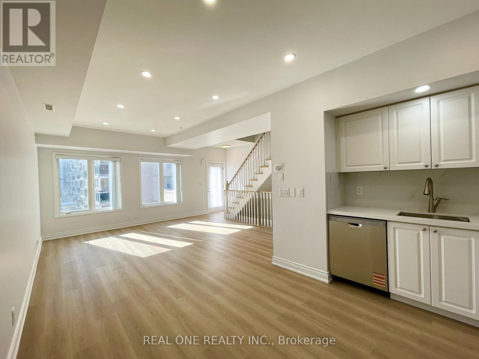 217 - 25 Richgrove Drive, Toronto, Ontario  M9R 0A3 - Photo 6 - W12893914