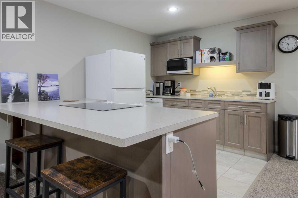 541 Aquitania Boulevard W, Lethbridge, Alberta  T1J 5G7 - Photo 39 - A2272884