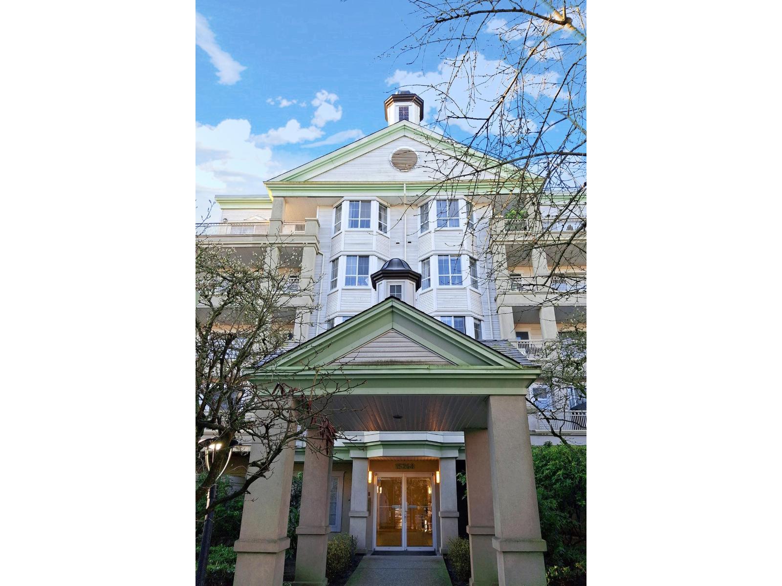 322 15268 105 AVENUE, Surrey, British Columbia