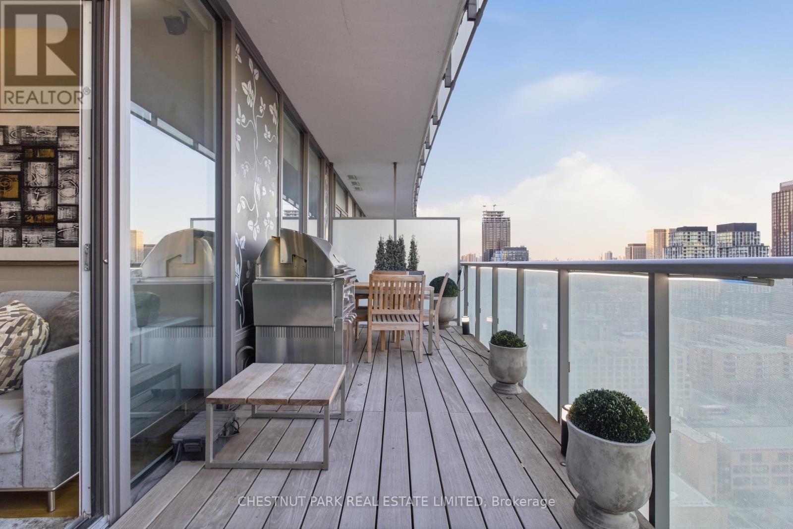 1906 - 1 Market Street, Toronto, Ontario  M5E 0A2 - Photo 10 - C12893926