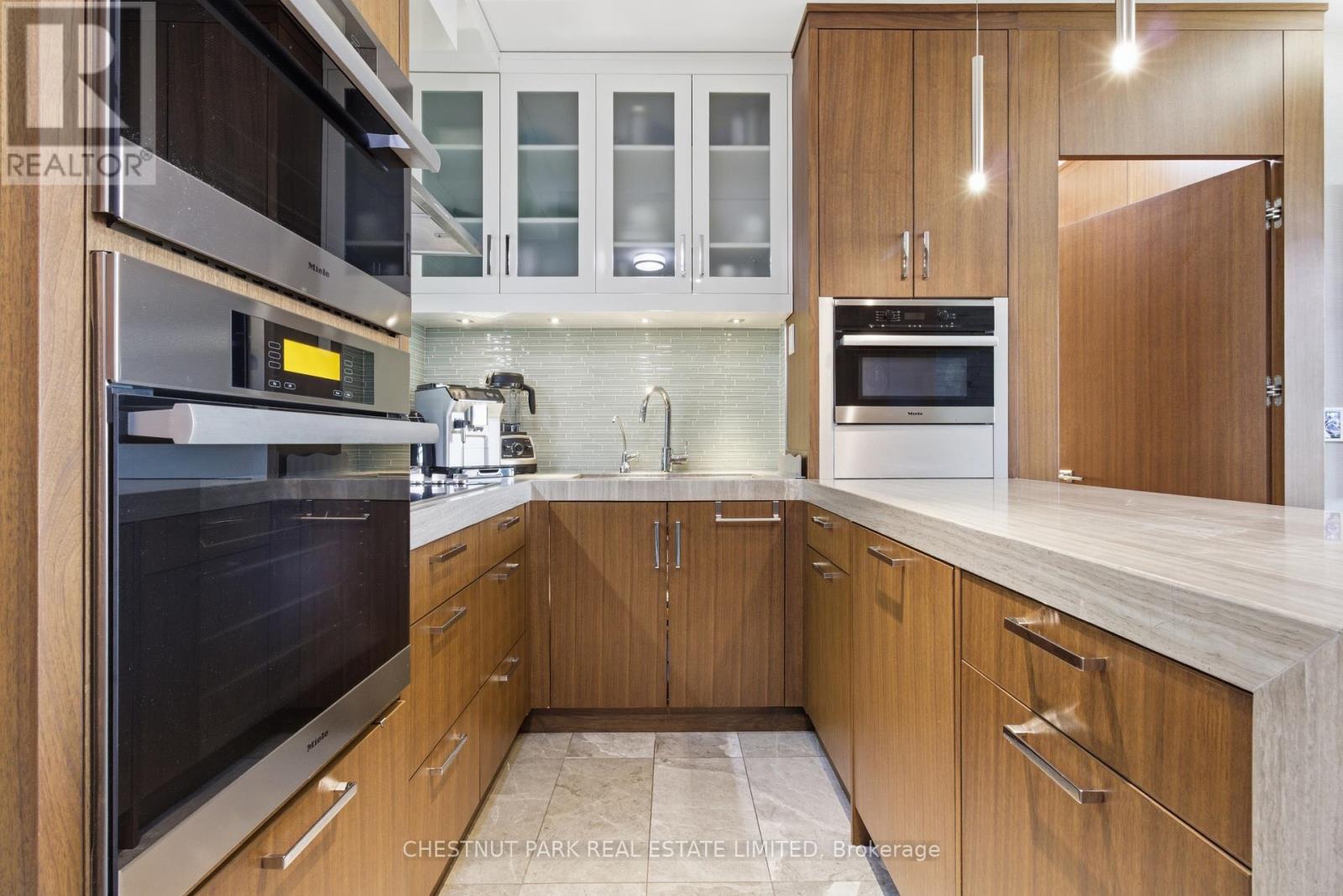 1906 - 1 Market Street, Toronto, Ontario  M5E 0A2 - Photo 15 - C12893926