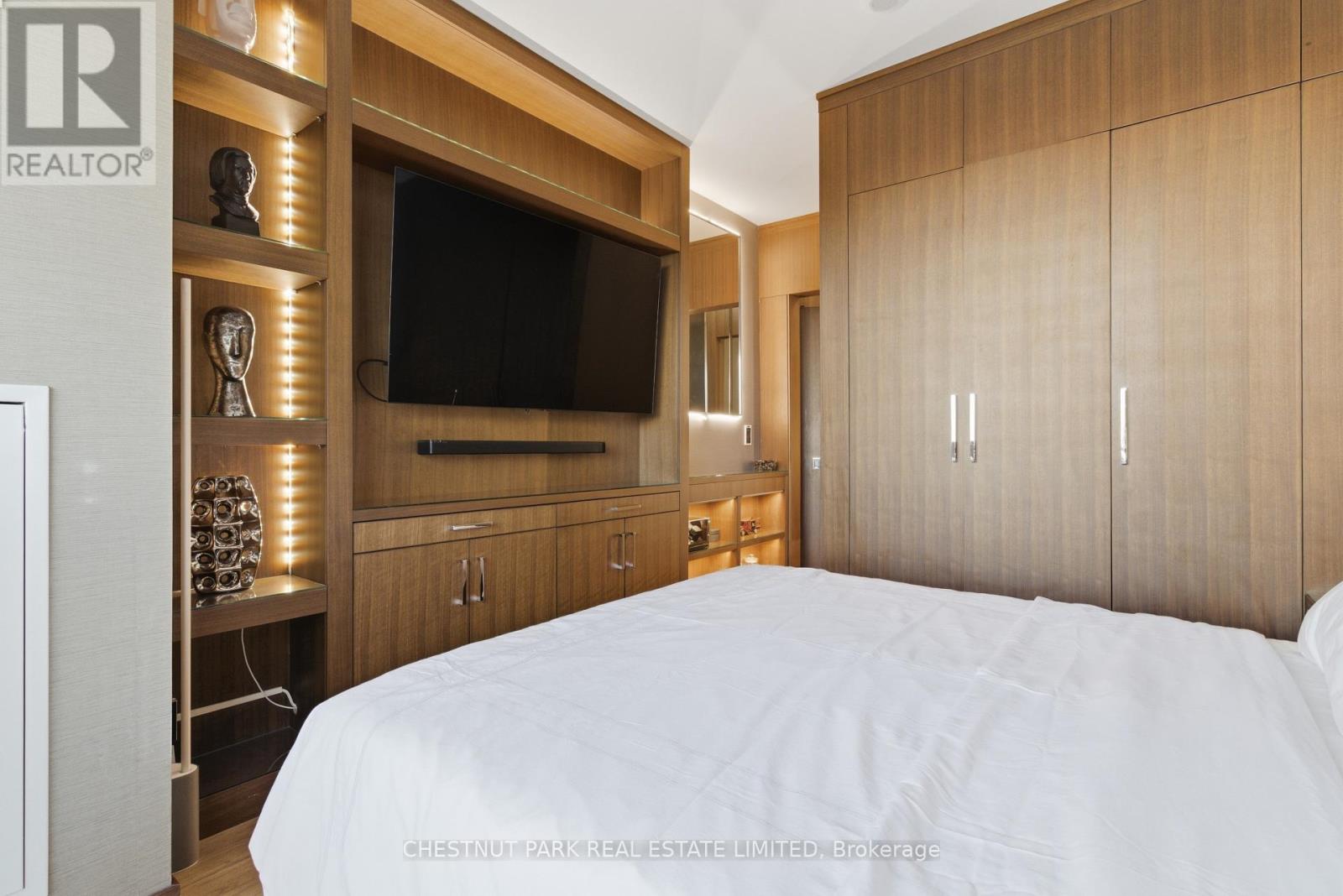 1906 - 1 Market Street, Toronto, Ontario  M5E 0A2 - Photo 19 - C12893926