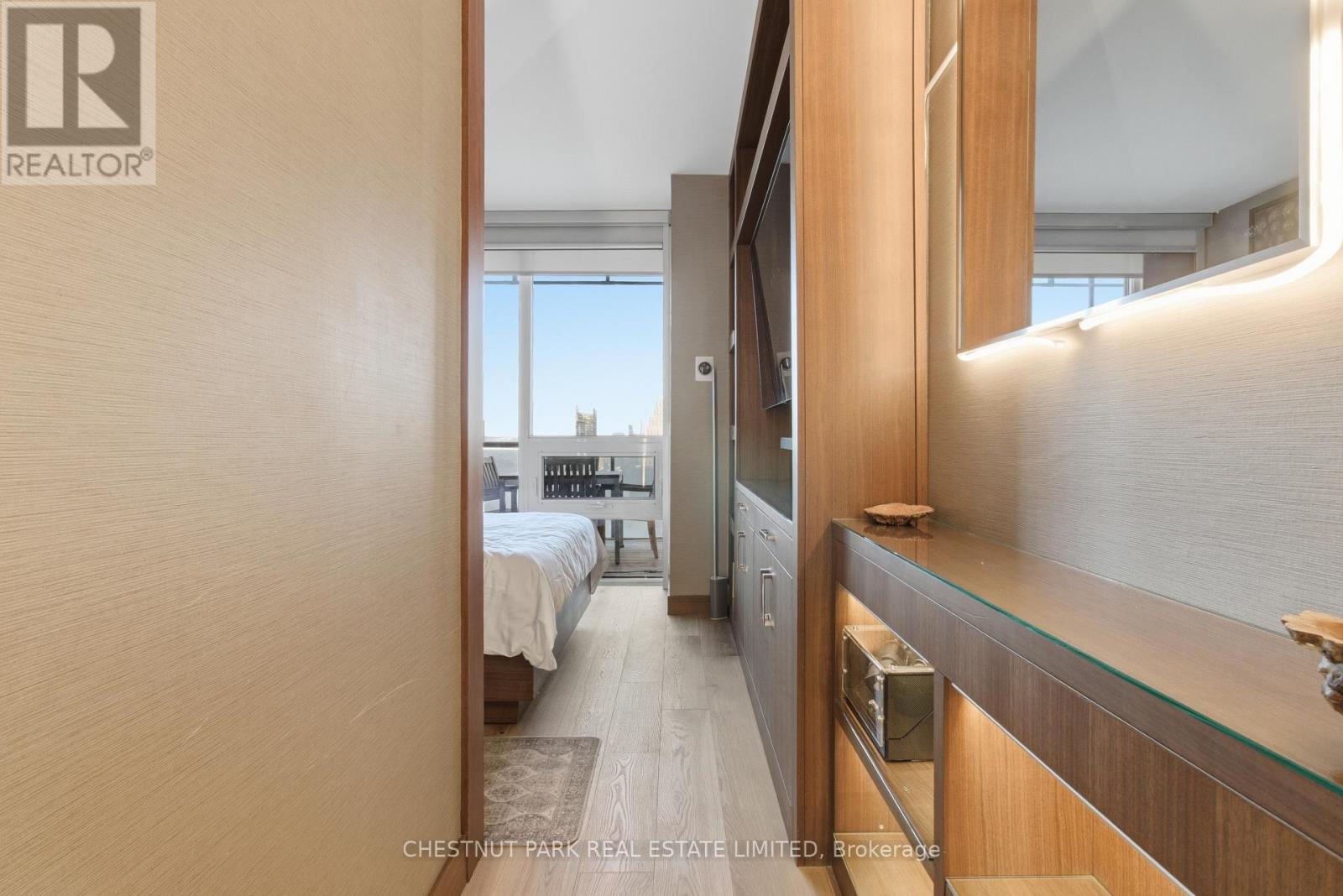 1906 - 1 Market Street, Toronto, Ontario  M5E 0A2 - Photo 20 - C12893926