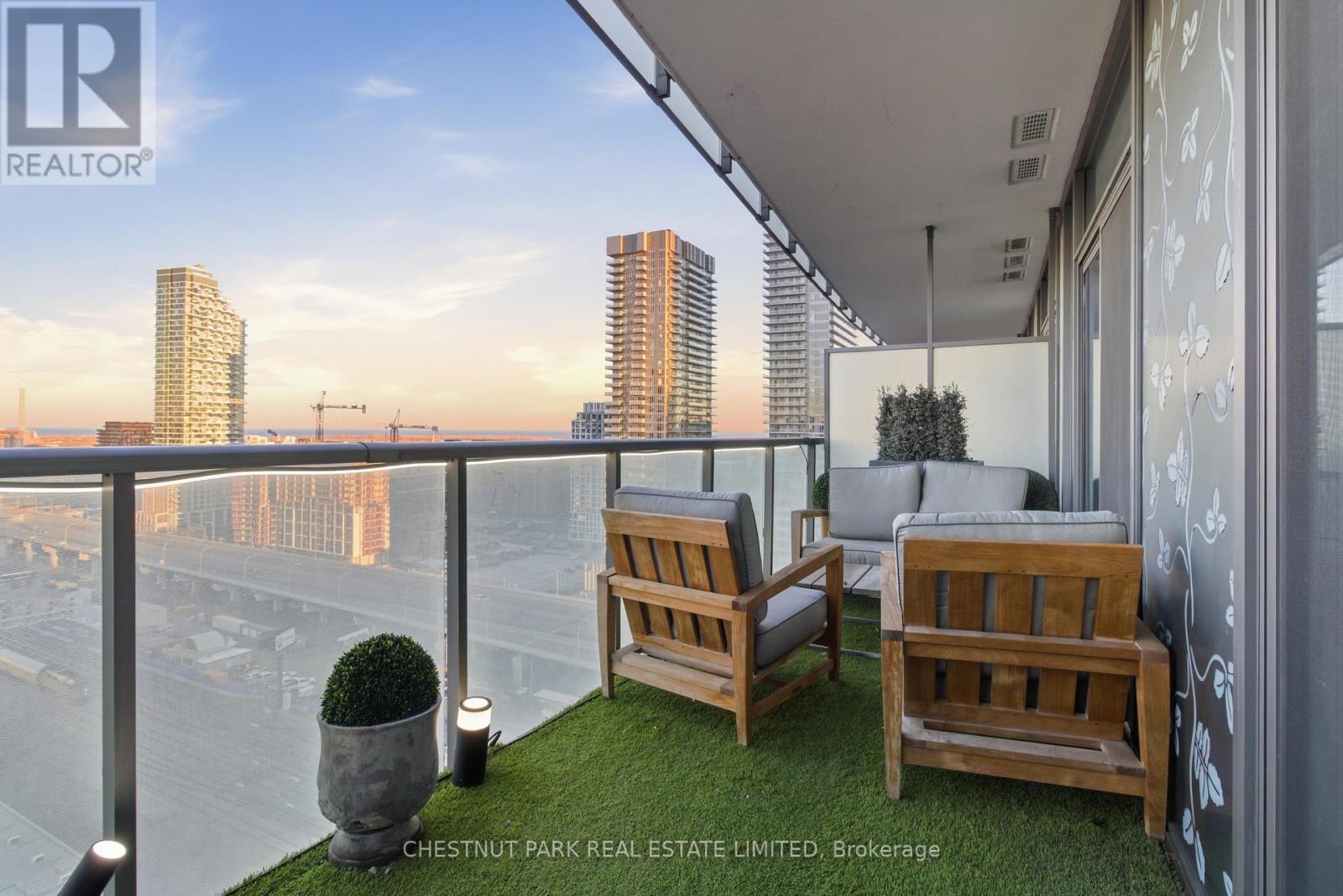 1906 - 1 Market Street, Toronto, Ontario  M5E 0A2 - Photo 9 - C12893926