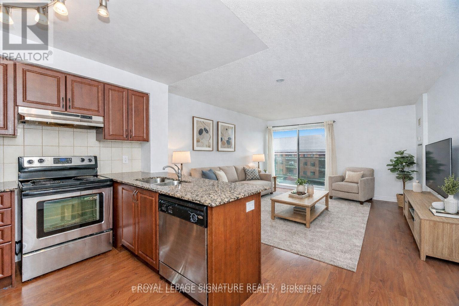 510 - 60 FAIRFAX CRESCENT, Toronto, Ontario