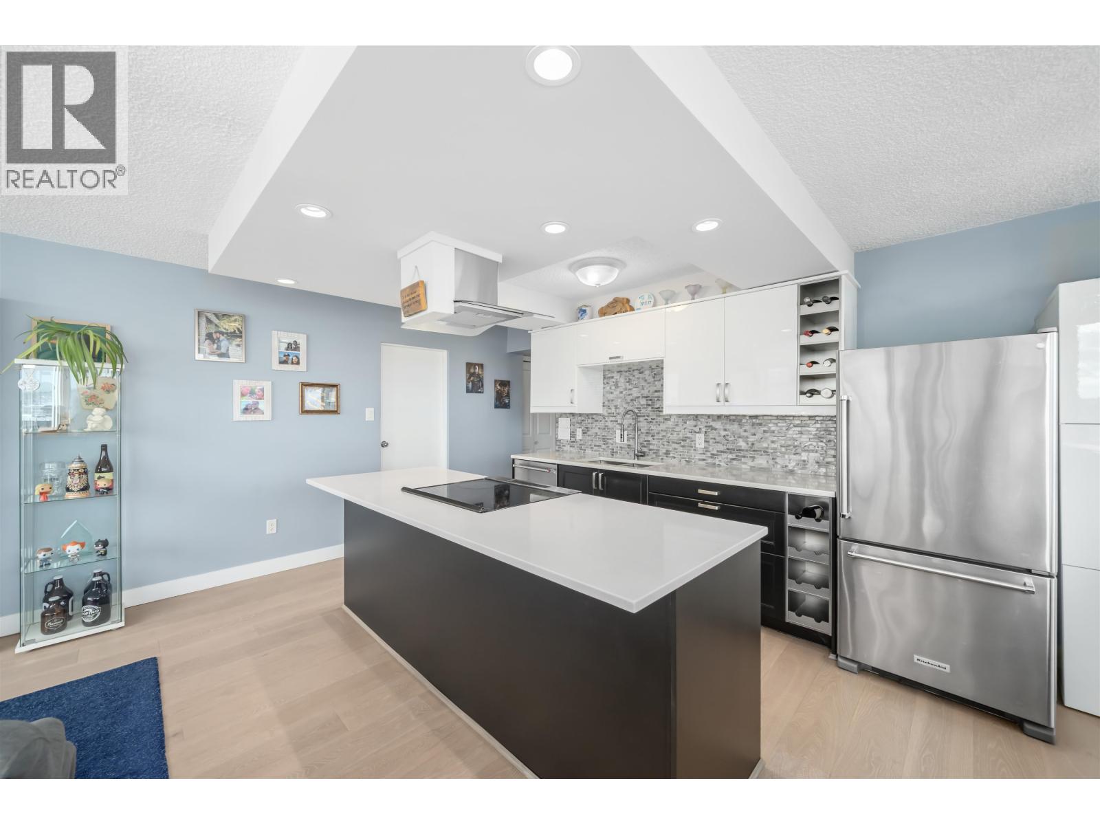 903 31 Elliot Street, New Westminster, British Columbia  V3L 5C9 - Photo 3 - R3100982