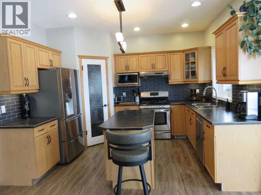 29 Hunter Court Ne, Medicine Hat, Alberta  T1C 1W5 - Photo 8 - A2293918