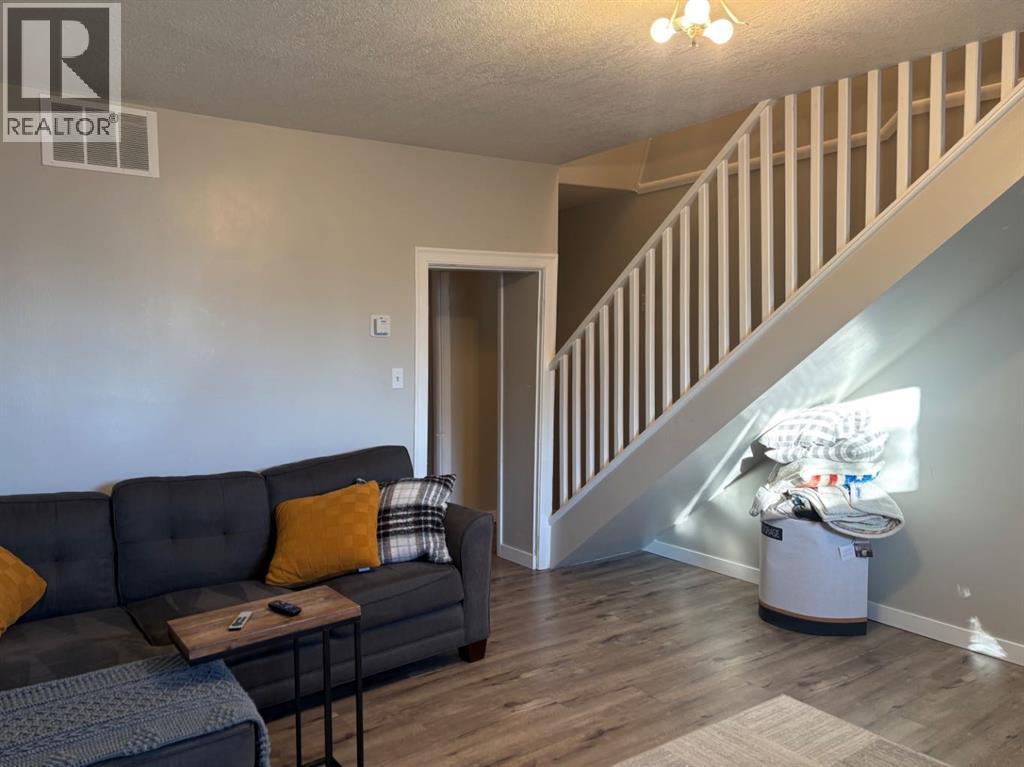 45 Civic Avenue W, Magrath, Alberta  T0K 1J0 - Photo 13 - A2279183