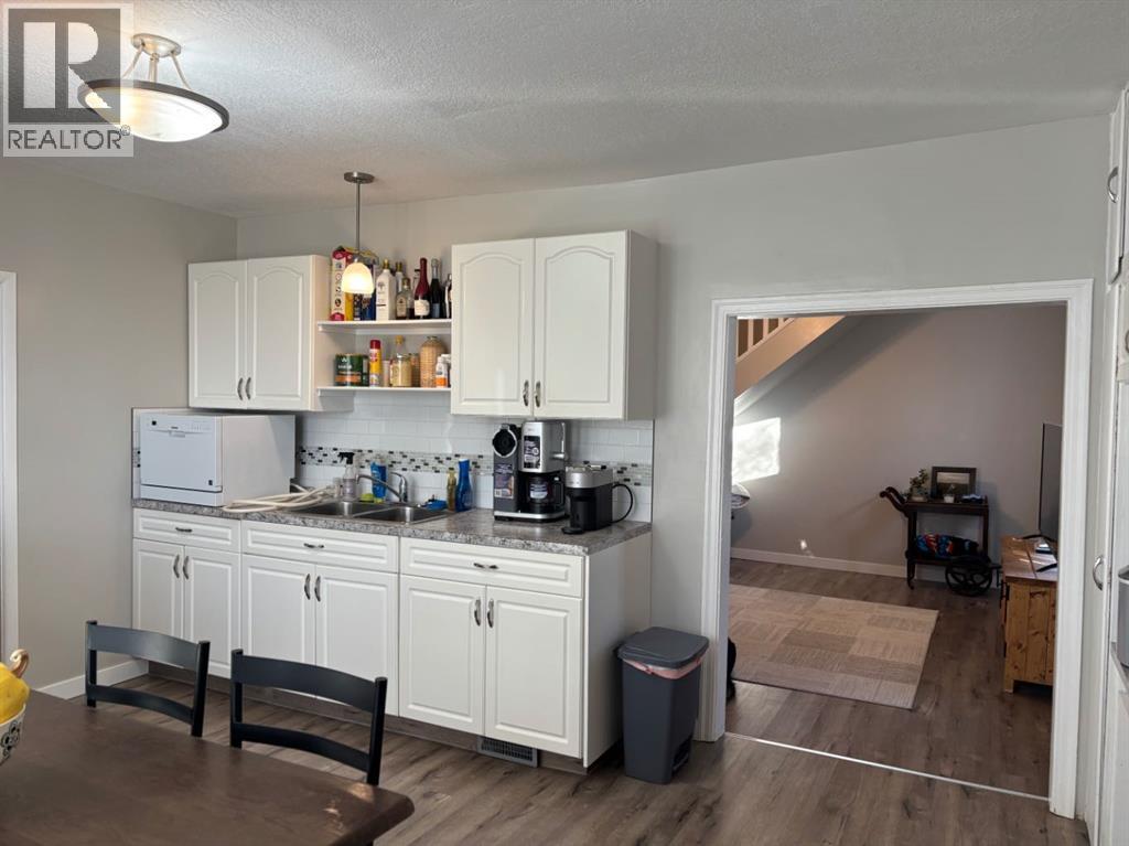 45 Civic Avenue W, Magrath, Alberta  T0K 1J0 - Photo 10 - A2279183