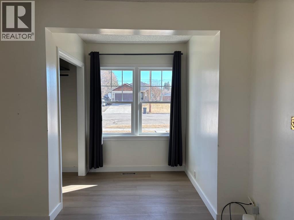 60 N 2 Street W, Magrath, Alberta  T0K 1J0 - Photo 11 - A2291347