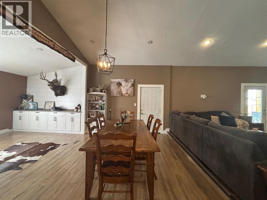 150 S 1 Street W, Magrath, Alberta  T0K 1J0 - Photo 11 - A2293858