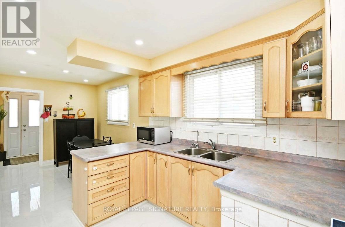 Main - 3424 Clara Drive, Mississauga (Malton), Ontario  L4T 2C7 - Photo 10 - W12893924