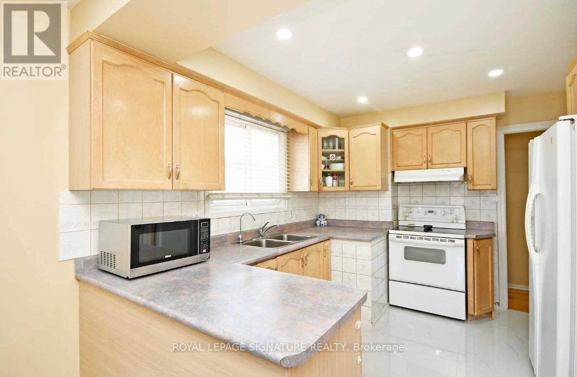 Main - 3424 Clara Drive, Mississauga (Malton), Ontario  L4T 2C7 - Photo 12 - W12893924