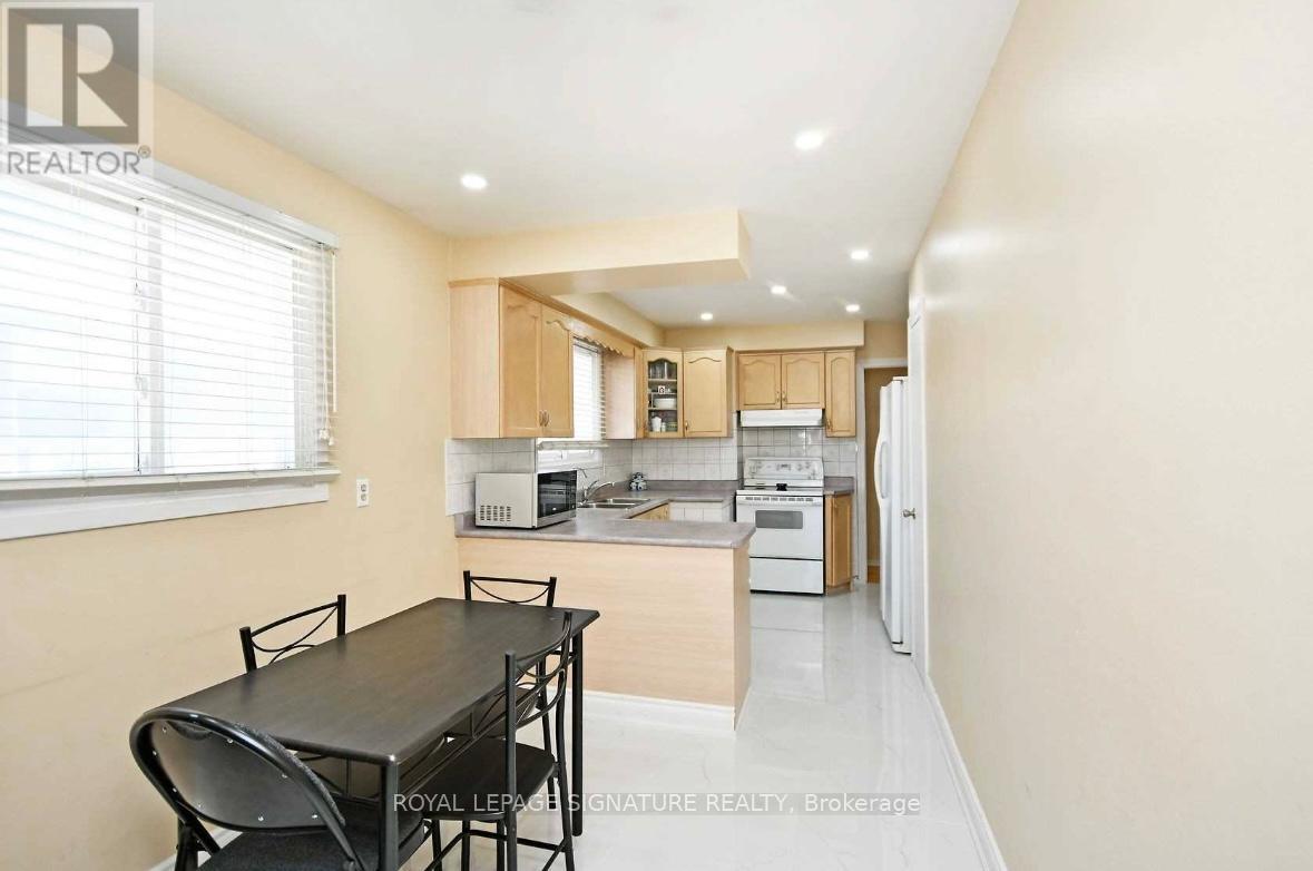 Main - 3424 Clara Drive, Mississauga (Malton), Ontario  L4T 2C7 - Photo 13 - W12893924