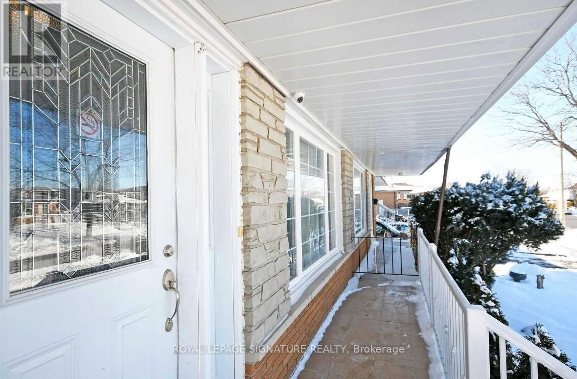 Main - 3424 Clara Drive, Mississauga (Malton), Ontario  L4T 2C7 - Photo 2 - W12893924