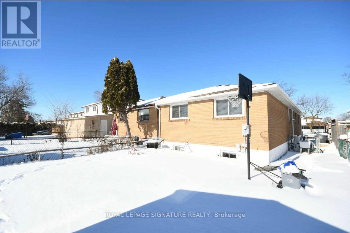 Main - 3424 Clara Drive, Mississauga (Malton), Ontario  L4T 2C7 - Photo 21 - W12893924