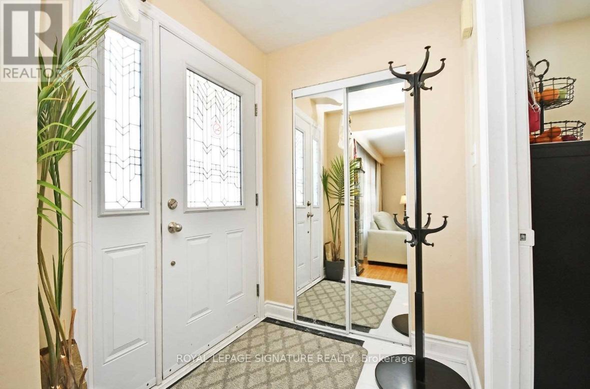 Main - 3424 Clara Drive, Mississauga (Malton), Ontario  L4T 2C7 - Photo 3 - W12893924