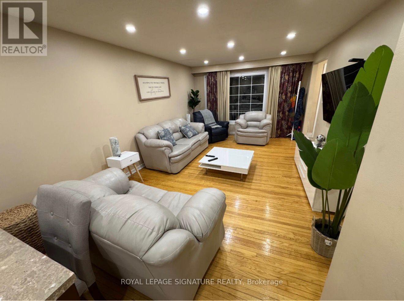 Main - 3424 Clara Drive, Mississauga (Malton), Ontario  L4T 2C7 - Photo 5 - W12893924