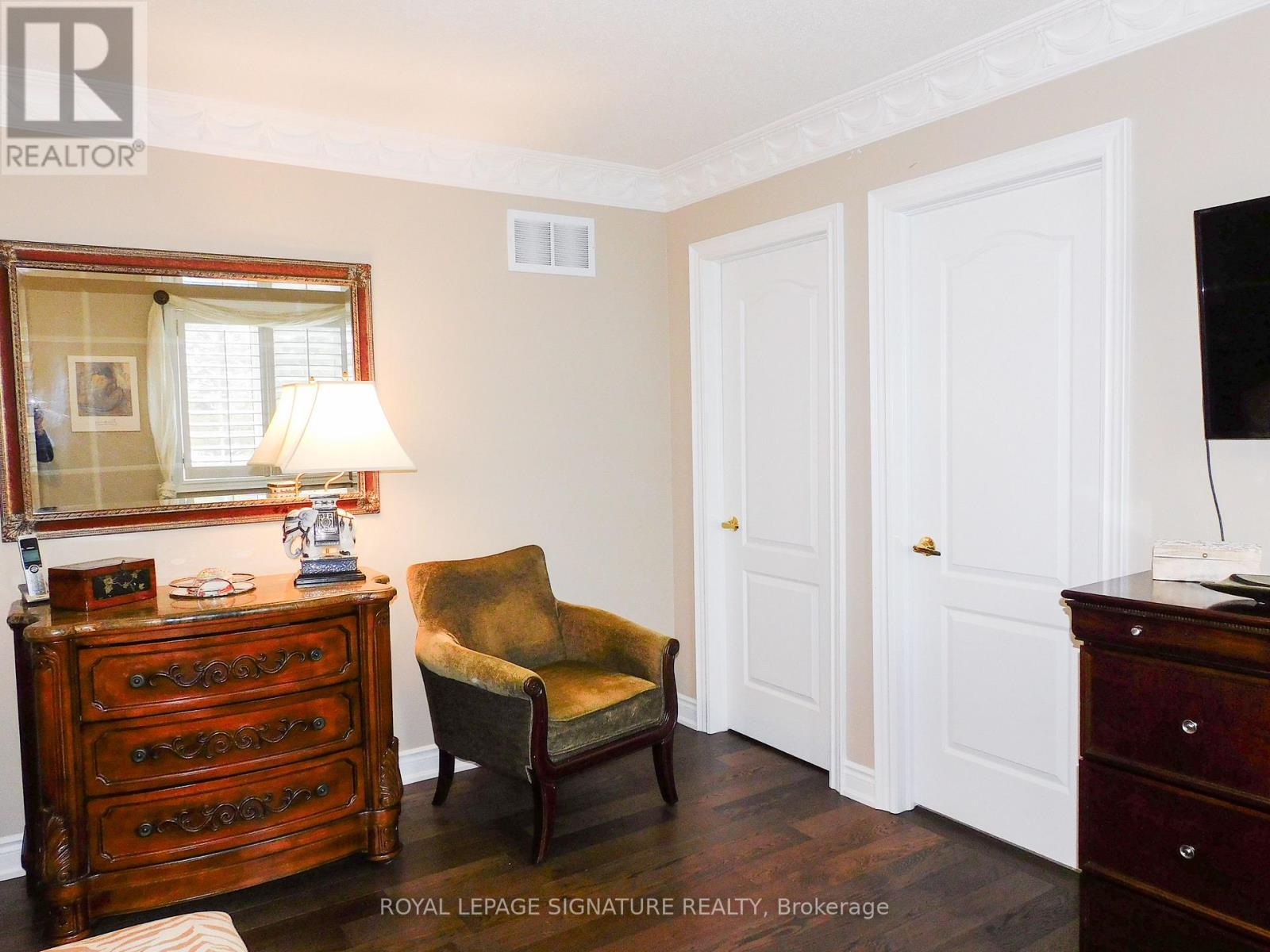 1590 Hallstone Road, Brampton, Ontario  L6Y 5K8 - Photo 19 - W12893930