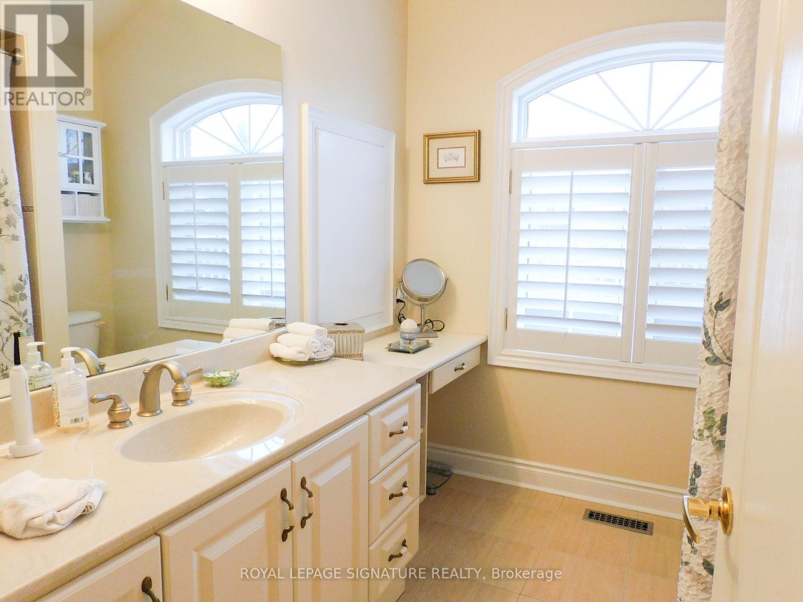 1590 Hallstone Road, Brampton, Ontario  L6Y 5K8 - Photo 23 - W12893930