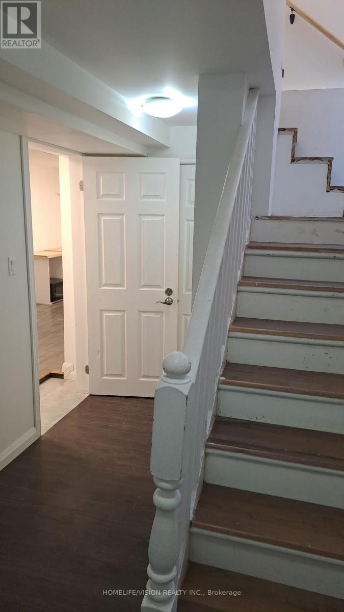 Main - 143 Belgravia Avenue, Toronto, Ontario  M6E 2M6 - Photo 17 - W12893424