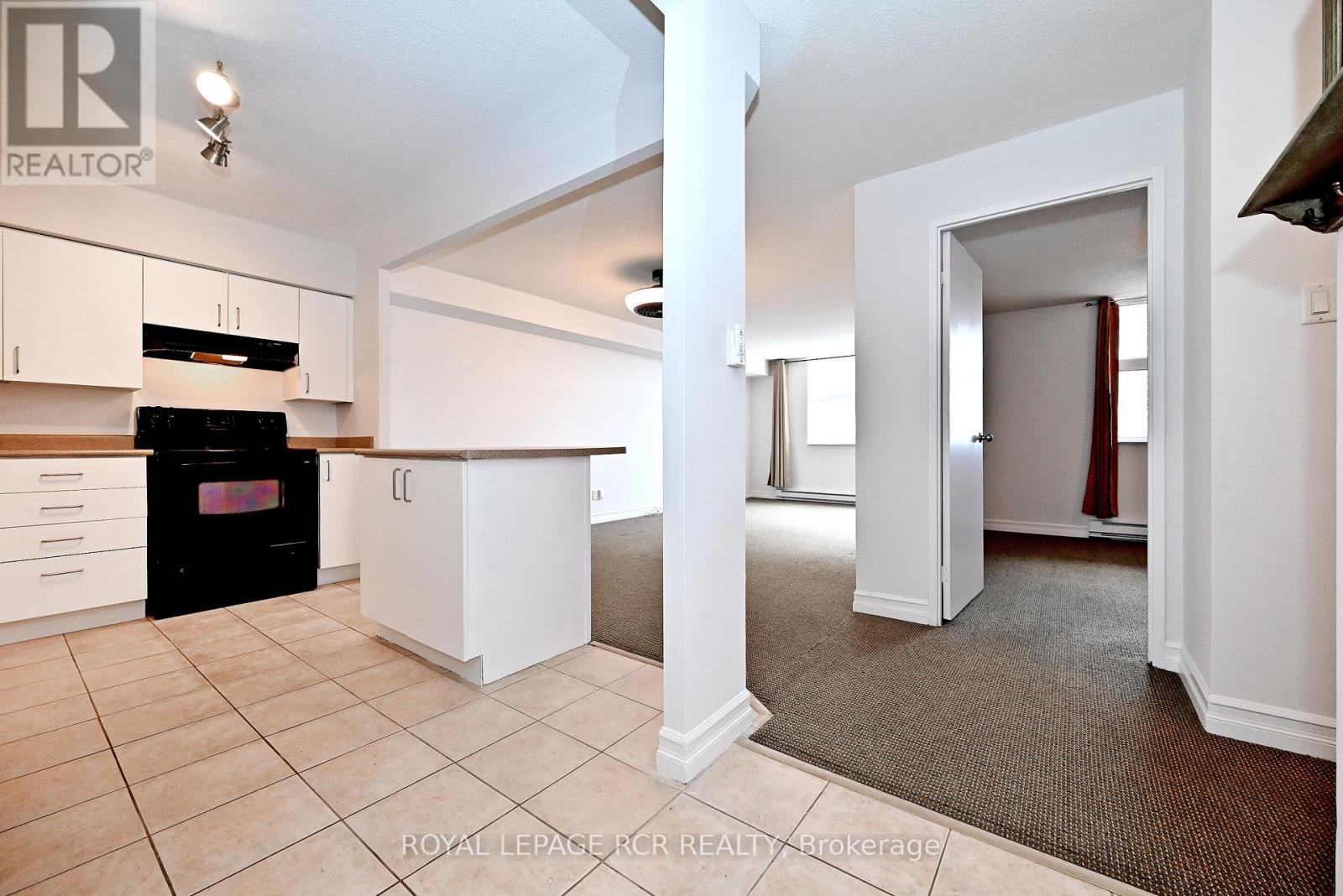 408 - 260 Davis Drive, Newmarket, Ontario  L3Y 7C3 - Photo 10 - N12887496