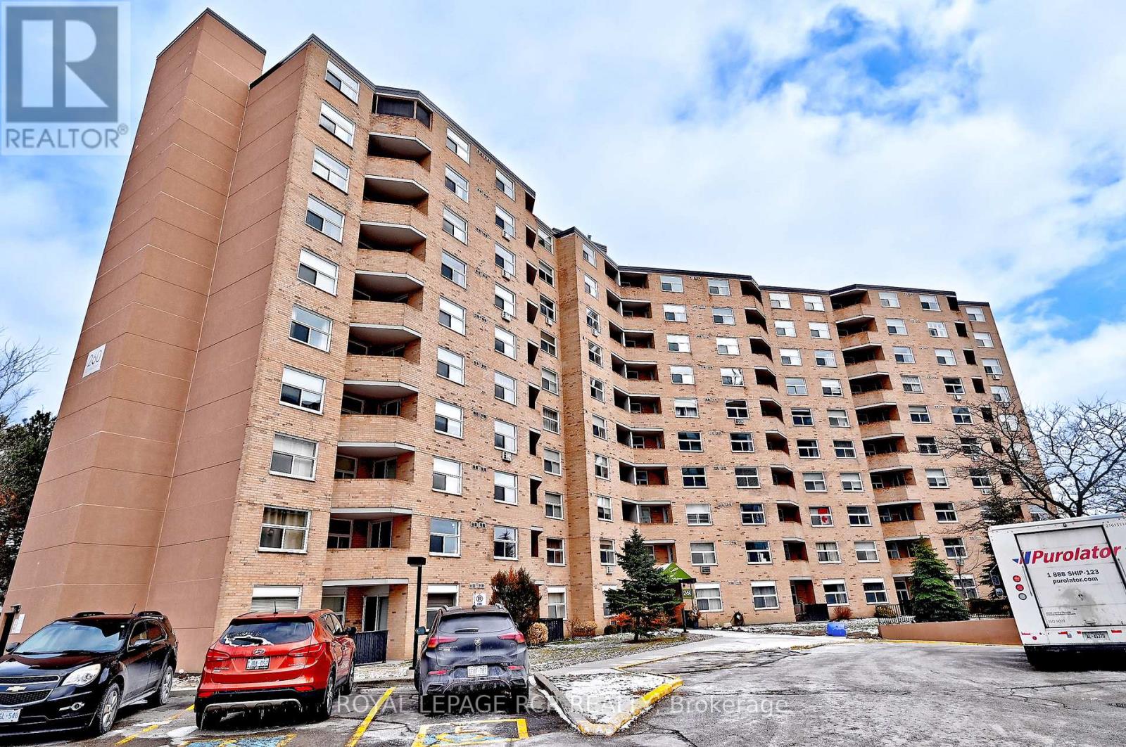 408 - 260 Davis Drive, Newmarket, Ontario  L3Y 7C3 - Photo 2 - N12887496