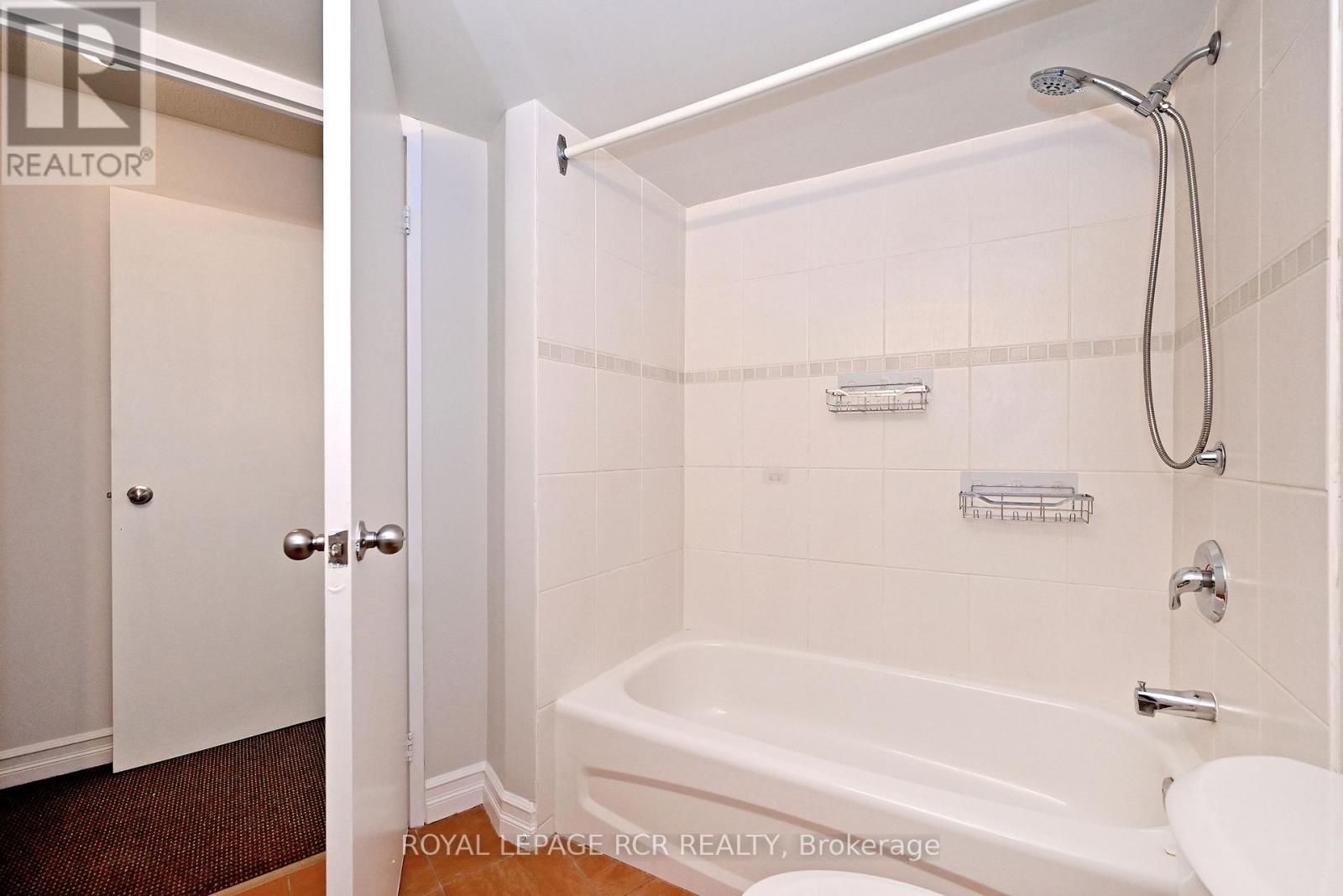 408 - 260 Davis Drive, Newmarket, Ontario  L3Y 7C3 - Photo 27 - N12887496