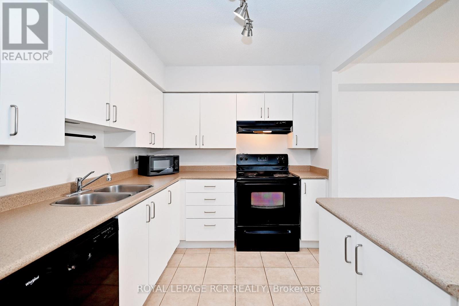 408 - 260 Davis Drive, Newmarket, Ontario  L3Y 7C3 - Photo 17 - N12887496