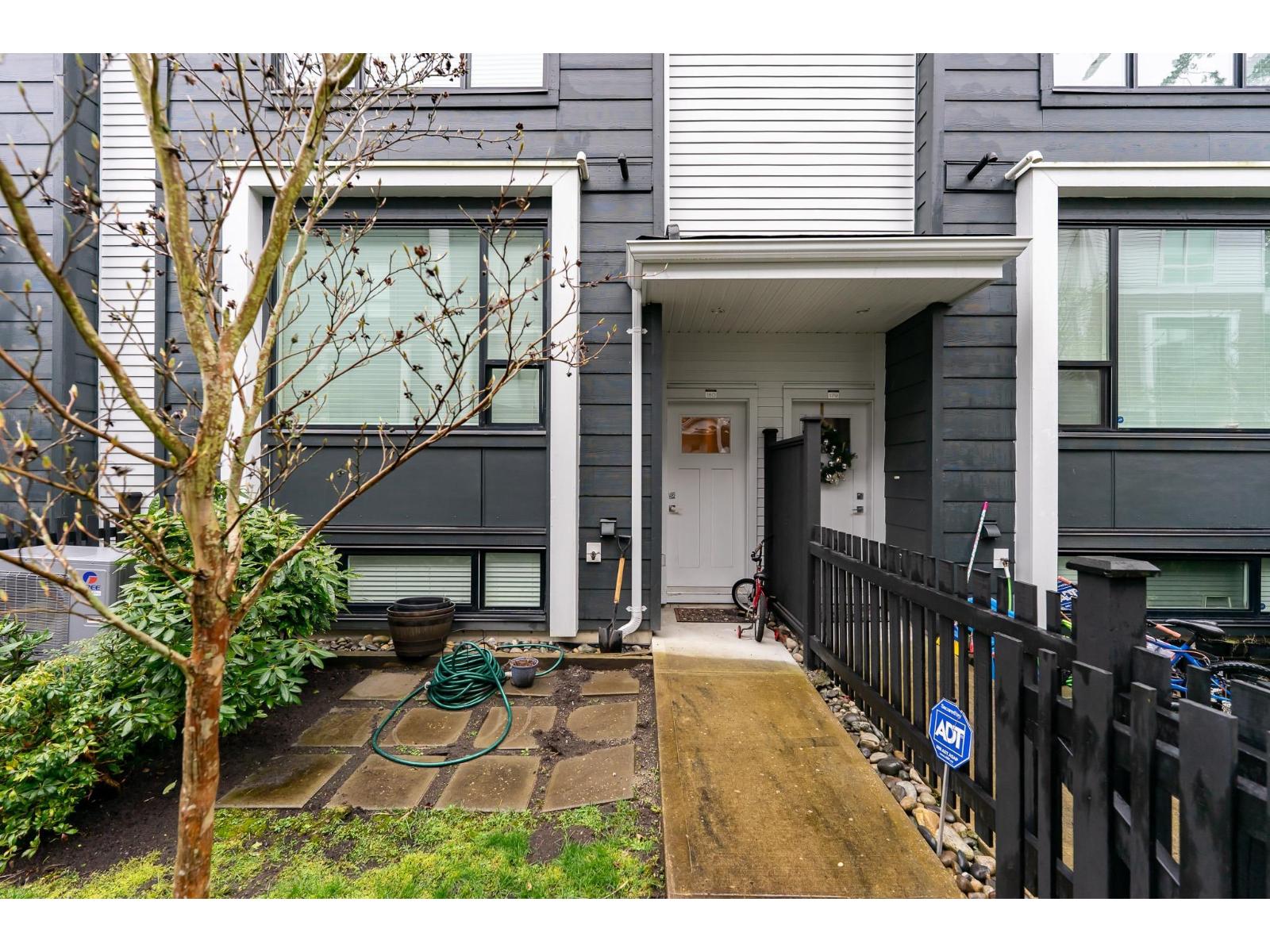 180 2277 OAK MEADOWS DRIVE, Surrey, British Columbia