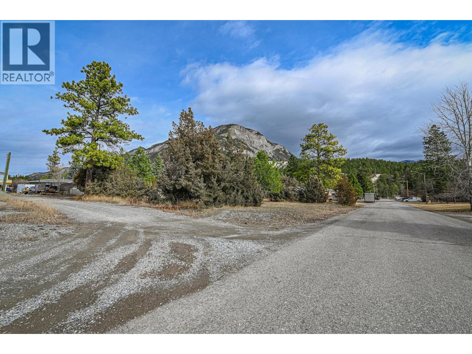 4963 Spruce Avenue, Canal Flats, British Columbia  v0b 1b0 - Photo 6 - 10379817