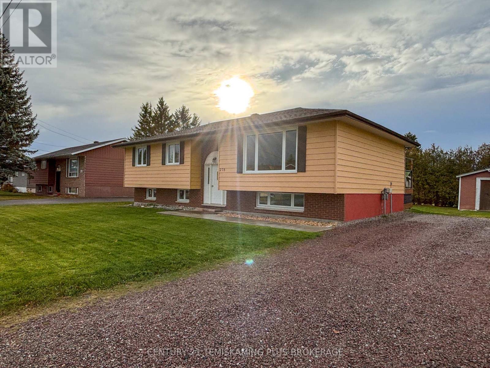 278 Laurette Street, Temiskaming Shores, Ontario  P0J 1P0 - Photo 3 - T12893950