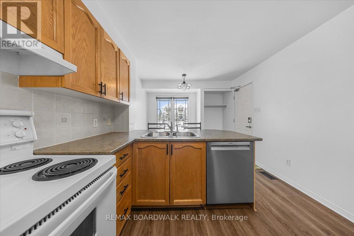 364 Crownridge Drive, Ottawa, Ontario  K2M 3A4 - Photo 12 - X12893956