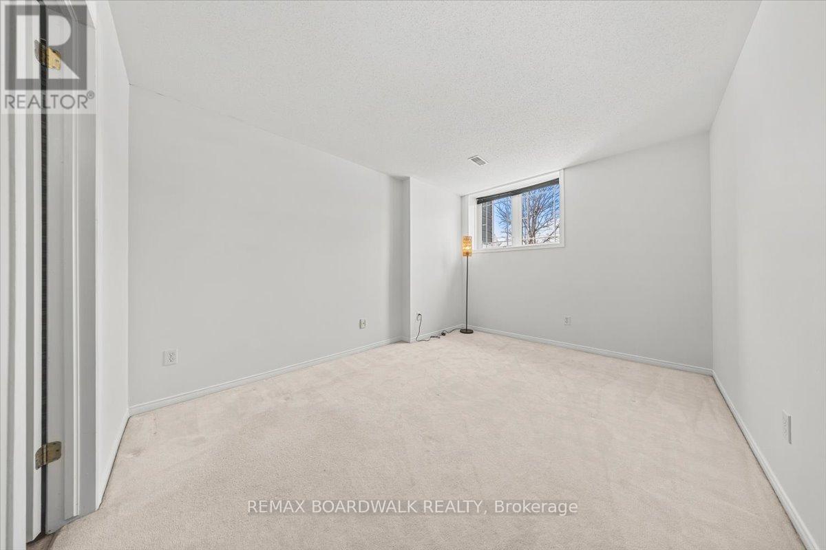 364 Crownridge Drive, Ottawa, Ontario  K2M 3A4 - Photo 33 - X12893956