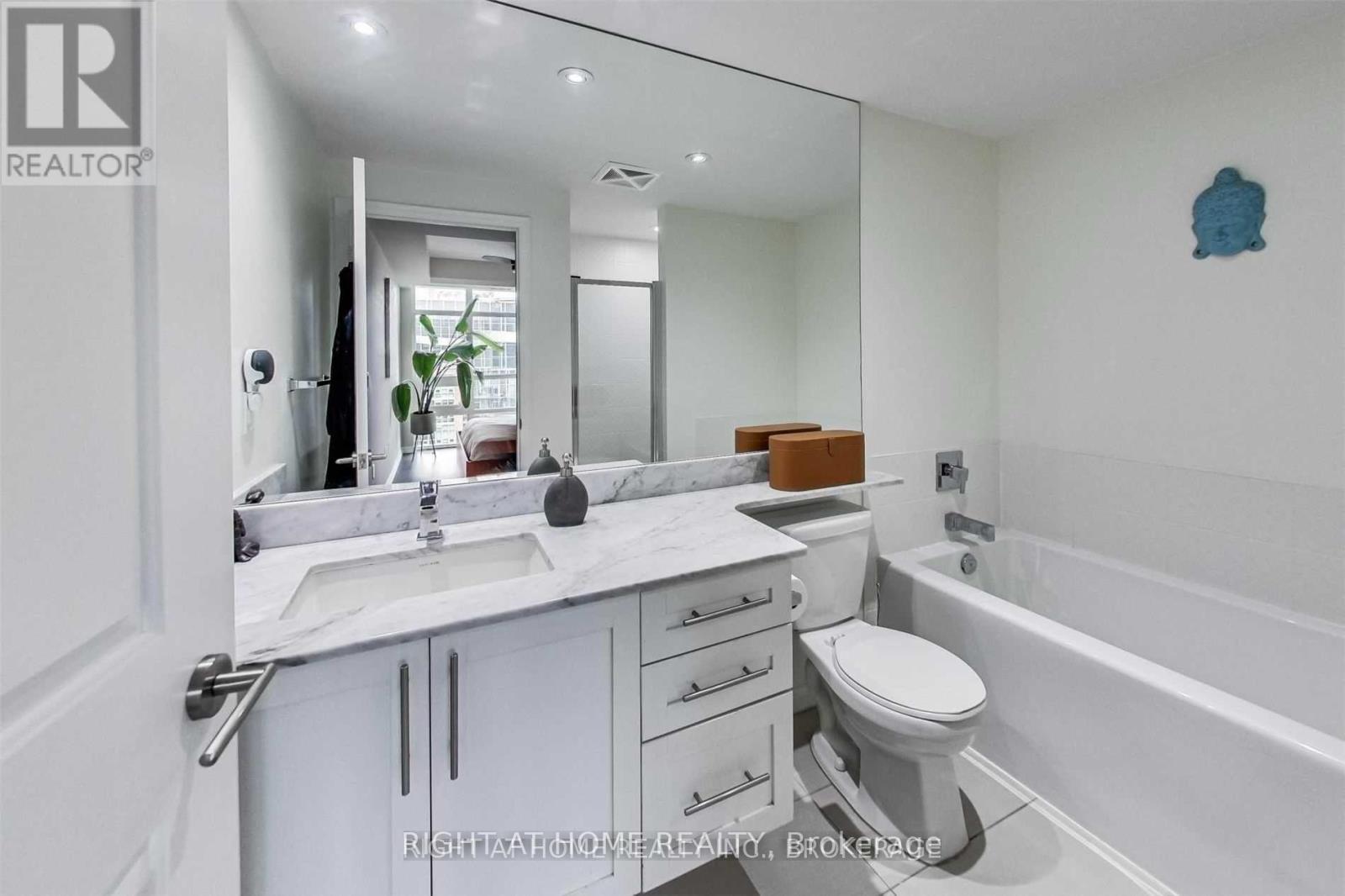 2401 - 75 East Liberty Street, Toronto, Ontario  M6K 0A2 - Photo 15 - C12893954