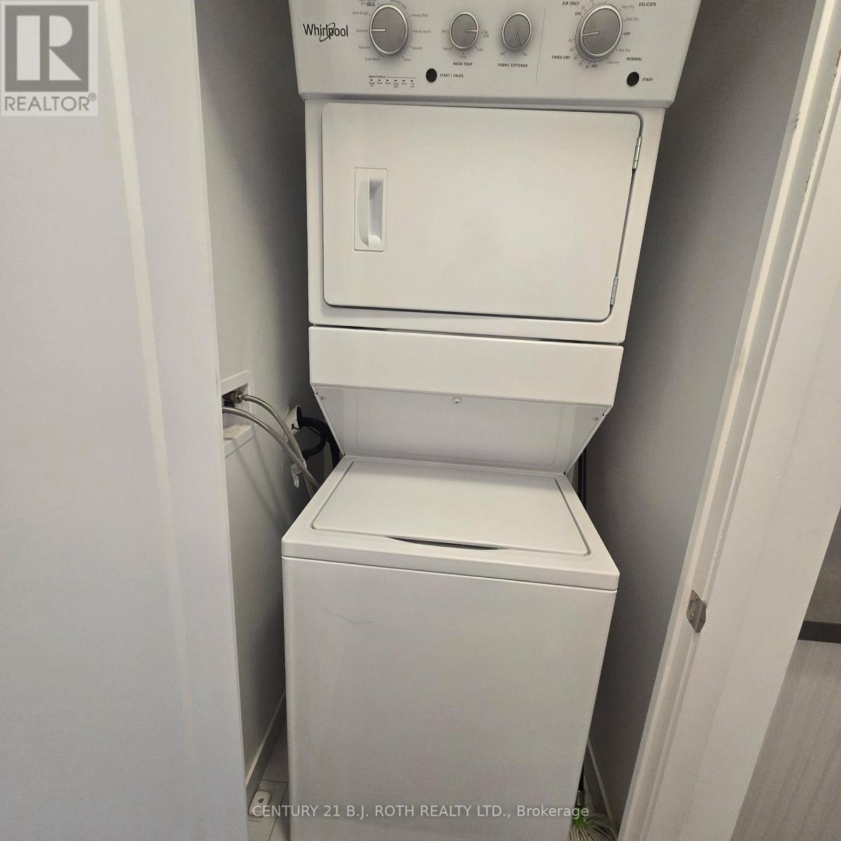 1704 - 95 Oneida Crescent, Richmond Hill, Ontario  L4B 0H5 - Photo 11 - N12893938