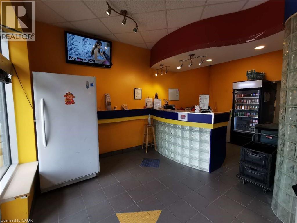 450 Columbia Street W Unit# A01009a, Waterloo, Ontario  N2T 2W1 - Photo 3 - 40813103