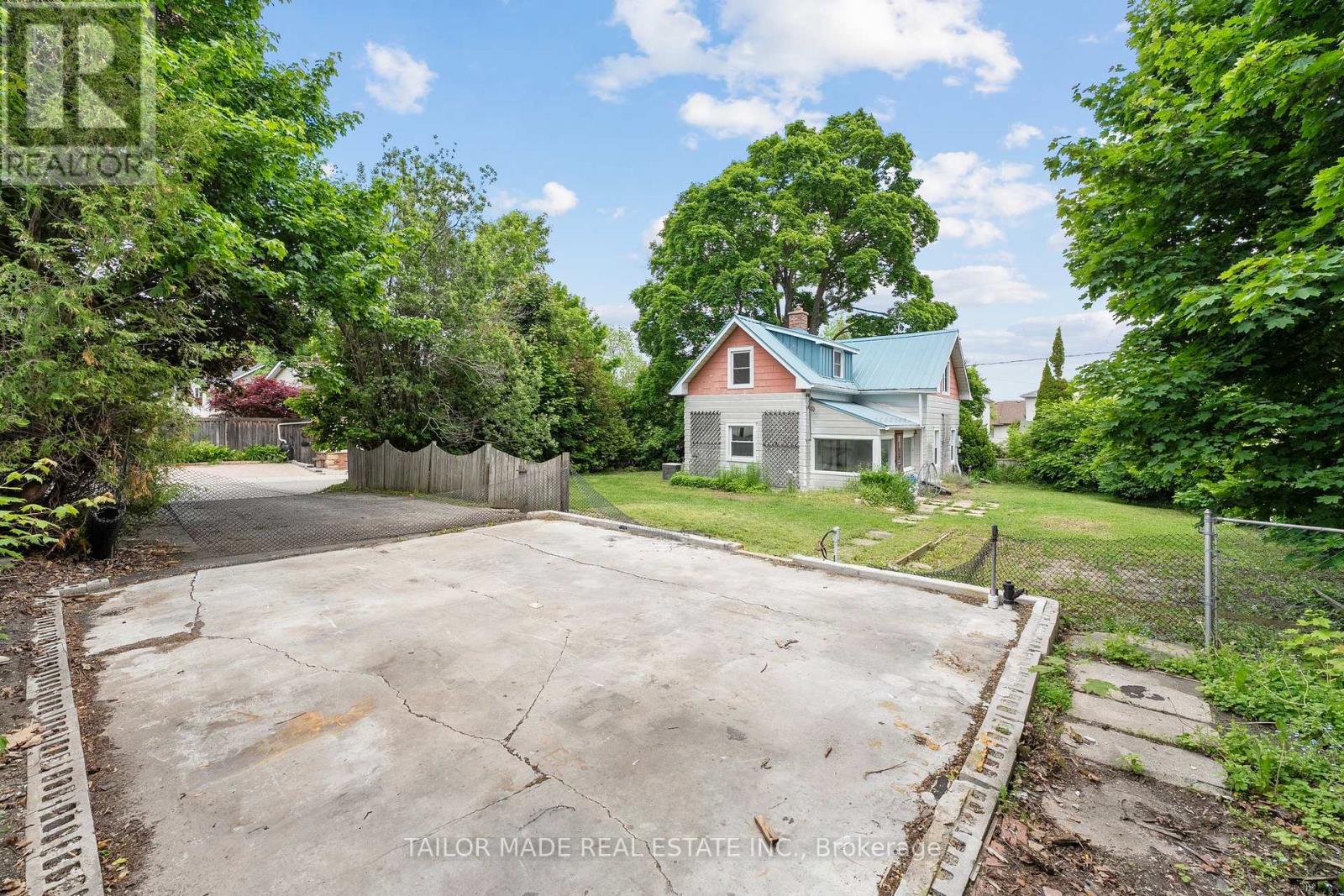 18 Amanda Street, Orangeville, Ontario  L9W 2K2 - Photo 10 - W12893952