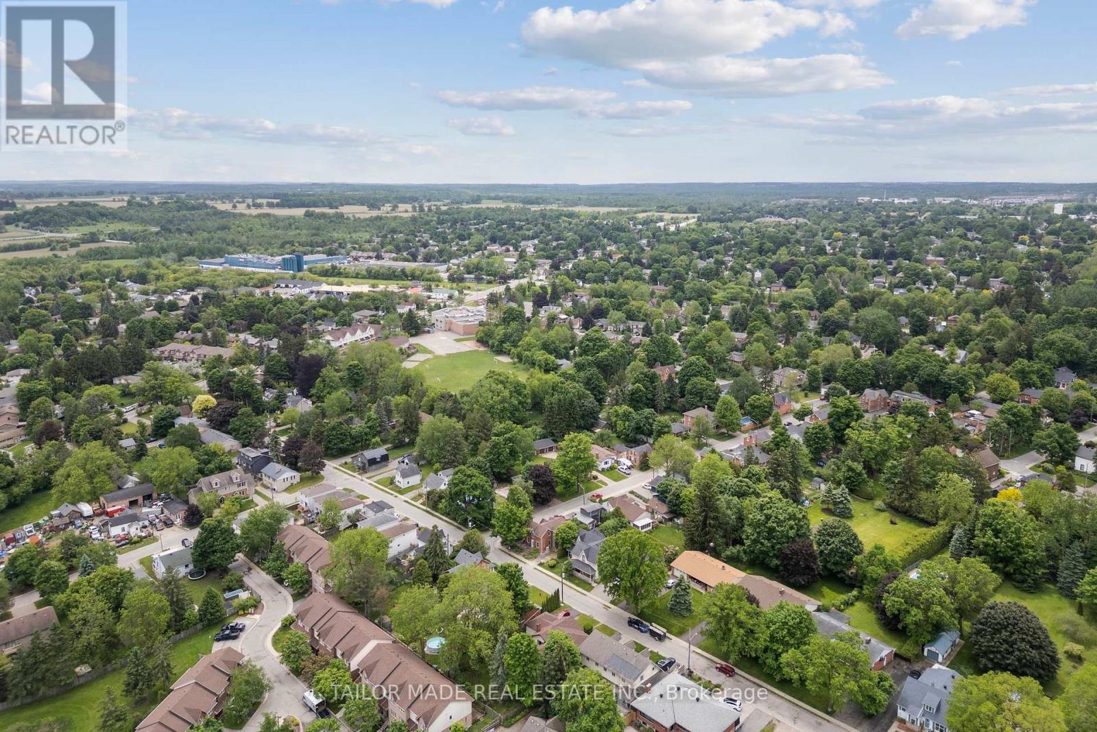 18 Amanda Street, Orangeville, Ontario  L9W 2K2 - Photo 5 - W12893952