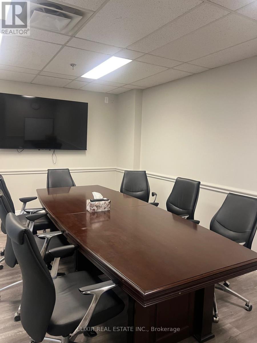 400 - 2800 Skymark Avenue E, Mississauga, Ontario  L4W 5A6 - Photo 4 - W12893964