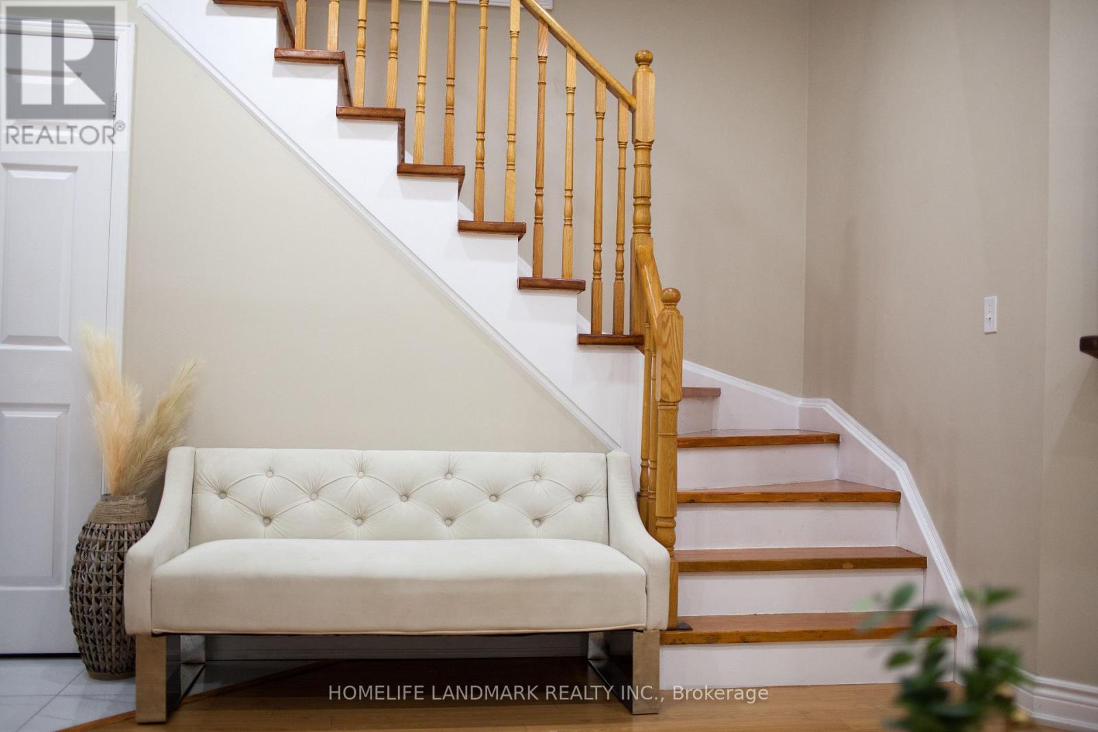 24 Cherryplum Way, Brampton, Ontario  L6S 6J4 - Photo 7 - W12885290