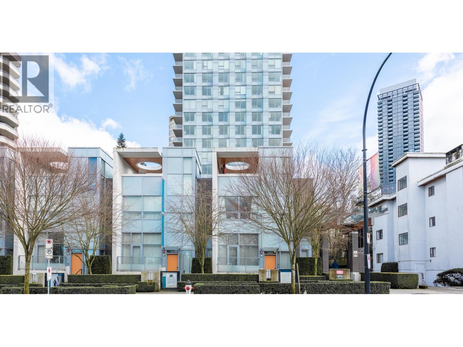 5822 PATTERSON AVENUE, Burnaby, British Columbia