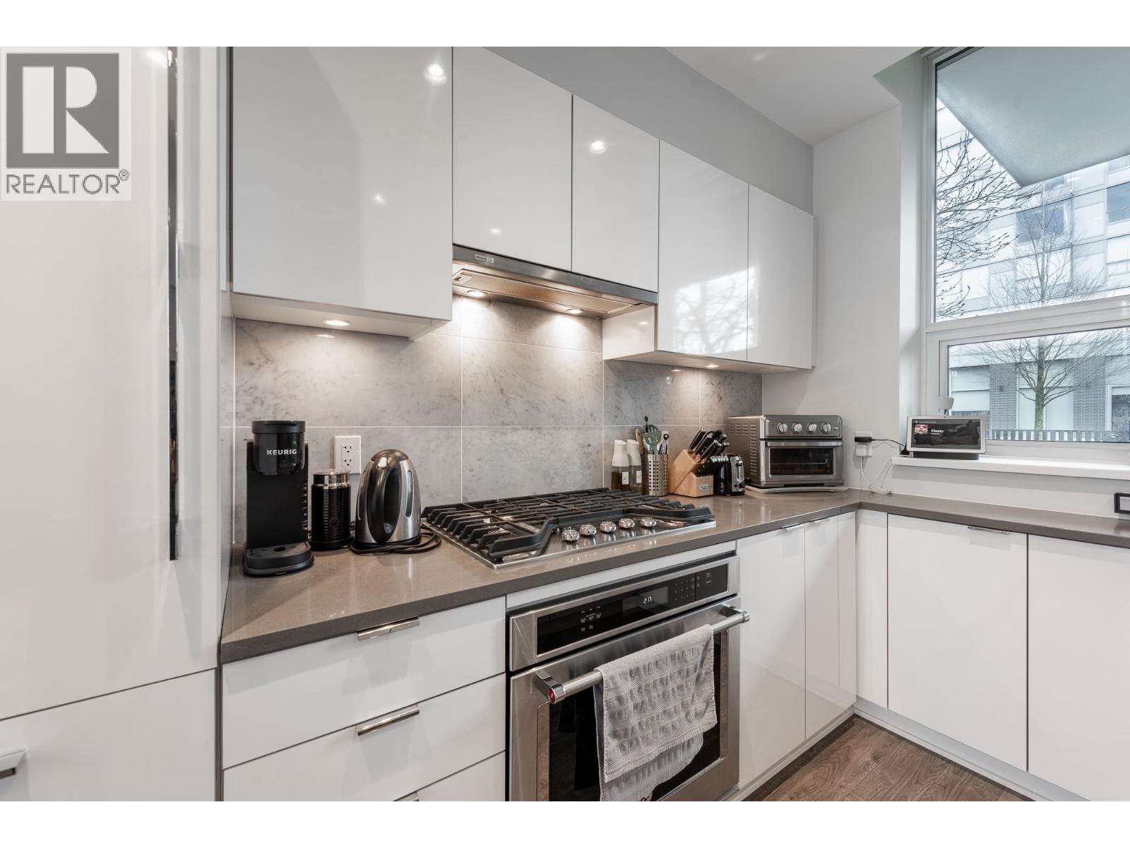 5822 Patterson Avenue, Burnaby, British Columbia  V5H 0G4 - Photo 6 - R3100339