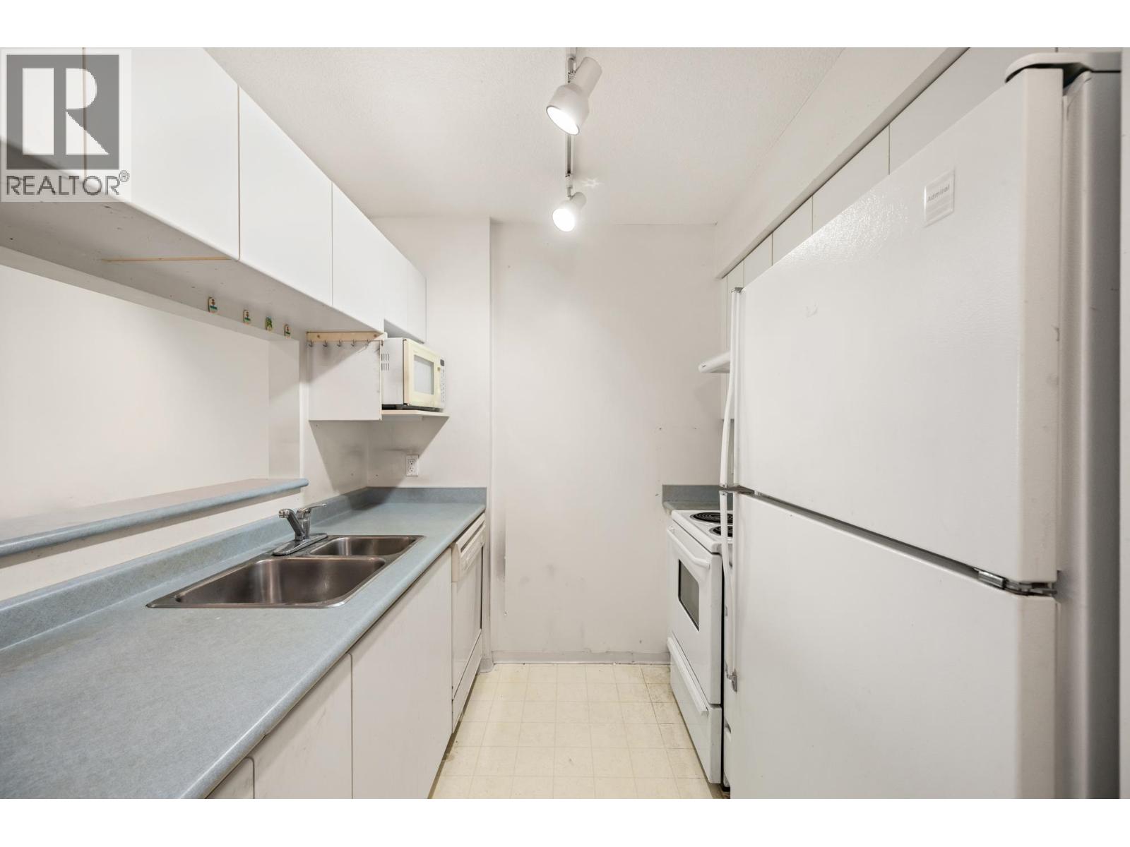 607 3489 Ascot Place, Vancouver, British Columbia V5R 6B6 - Photo 11 - R3098220