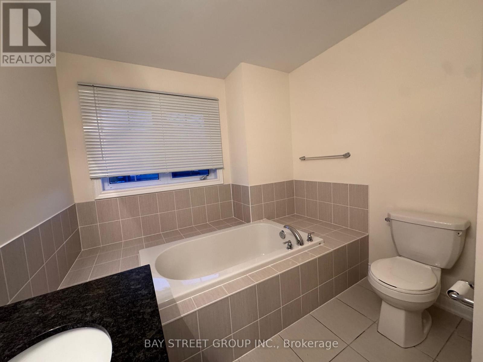 370 Kirkham Drive, Markham, Ontario  L3S 0E4 - Photo 19 - N12846158