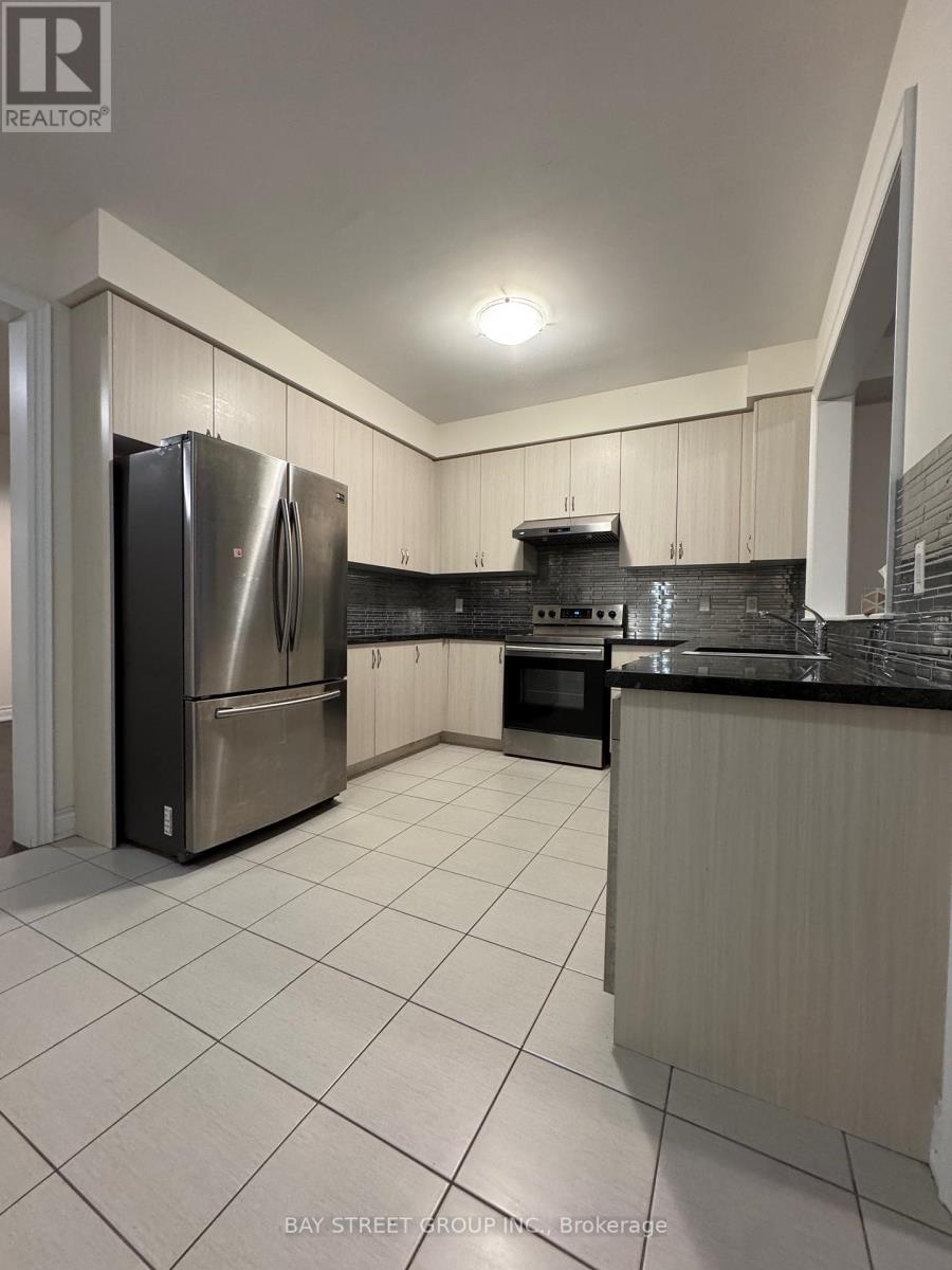 370 Kirkham Drive, Markham, Ontario  L3S 0E4 - Photo 6 - N12846158