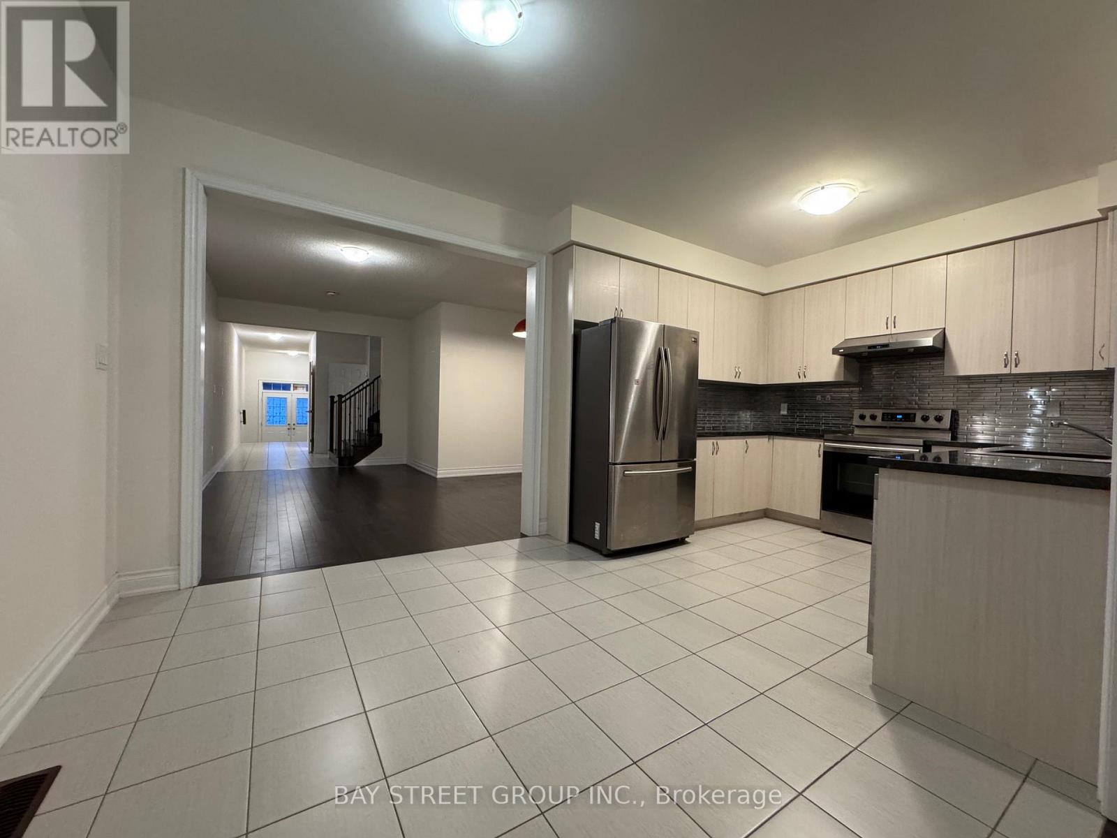 370 Kirkham Drive, Markham, Ontario  L3S 0E4 - Photo 8 - N12846158