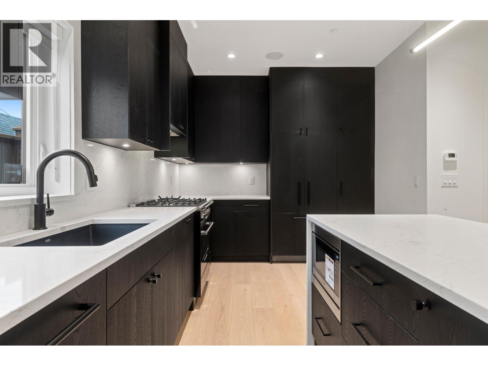 1 2539 Grant Street, Vancouver, British Columbia  V5K 3G6 - Photo 10 - R3100996