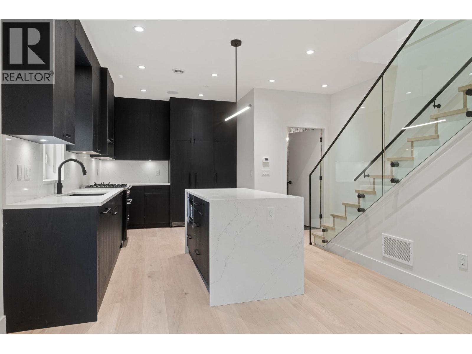 1 2539 Grant Street, Vancouver, British Columbia  V5K 3G6 - Photo 12 - R3100996