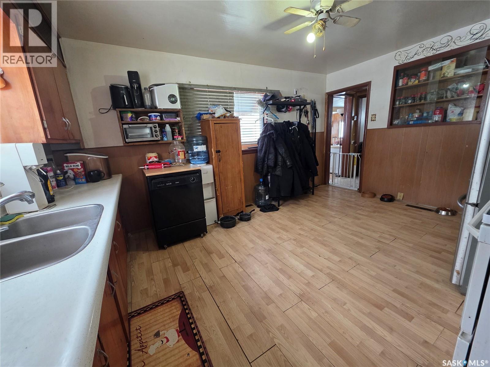 5460 Kings Avenue, Gull Lake, Saskatchewan  S0N 1A0 - Photo 4 - SK030694